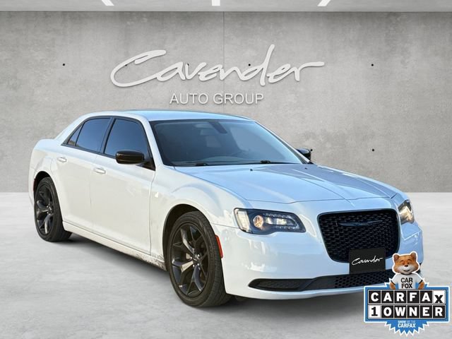 Used 2021 Chrysler 300 Touring w/ Sport Appearance Package RWD image 2
