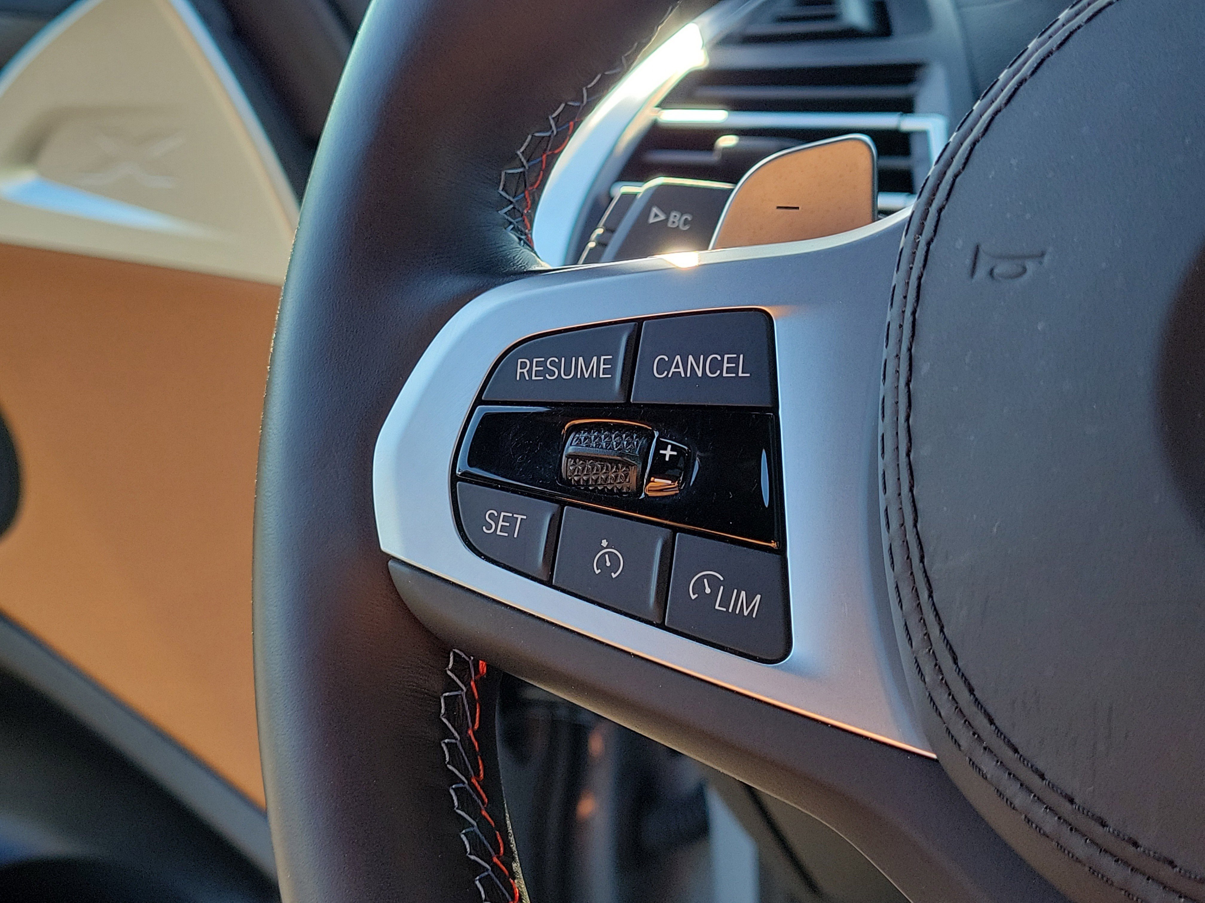 Used 2025 BMW X4 M40i image 31