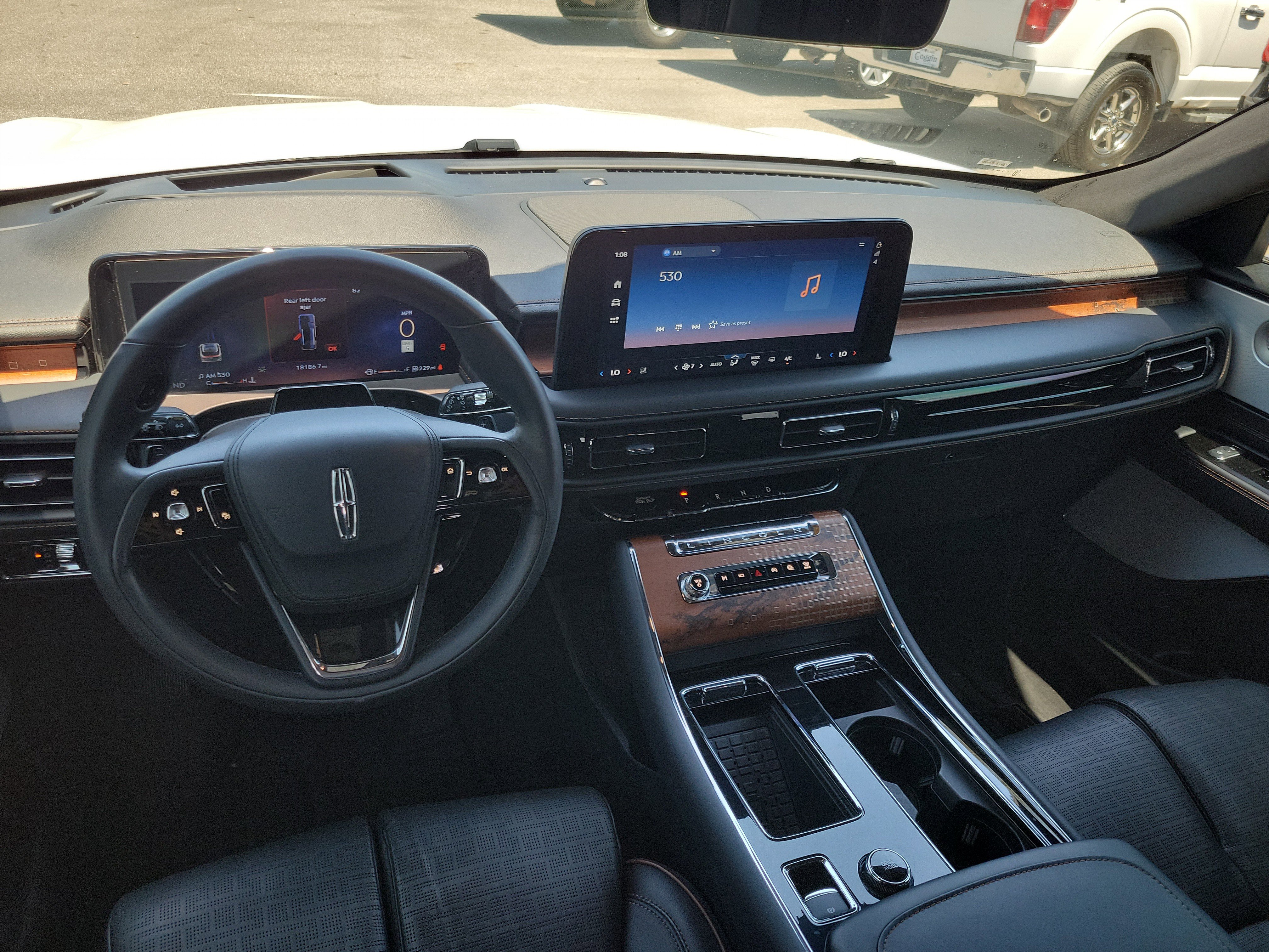 Used 2025 Lincoln Aviator Black Label w/ Jet Appearance Package image 20