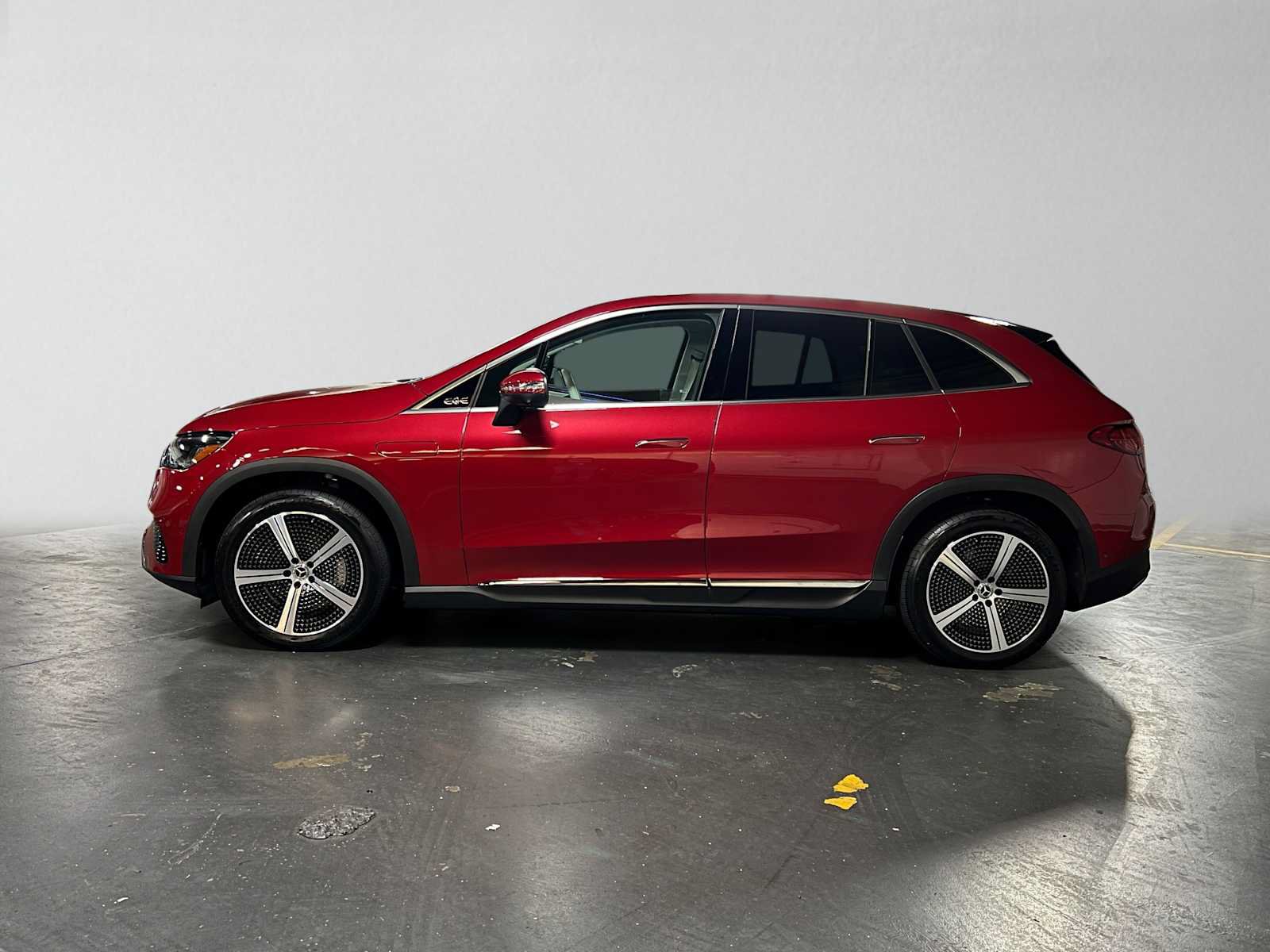 Used 2026 Mercedes-Benz EQE 320 4MATIC SUV image 6