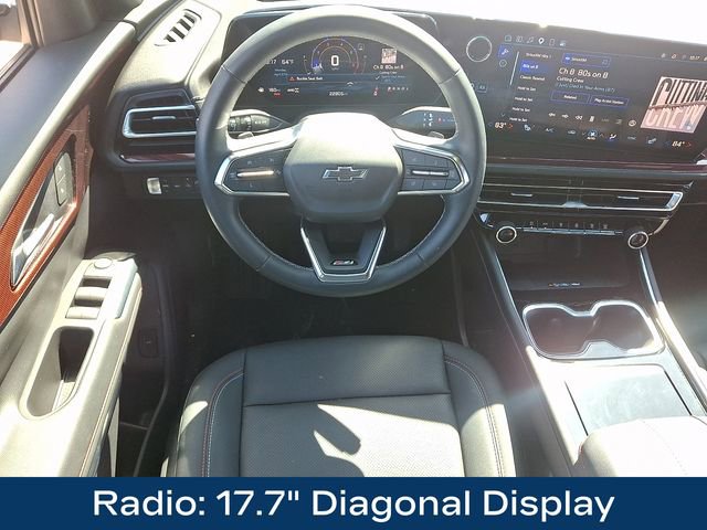 Used 2024 Chevrolet Traverse Z71 AWD/4WD image 3