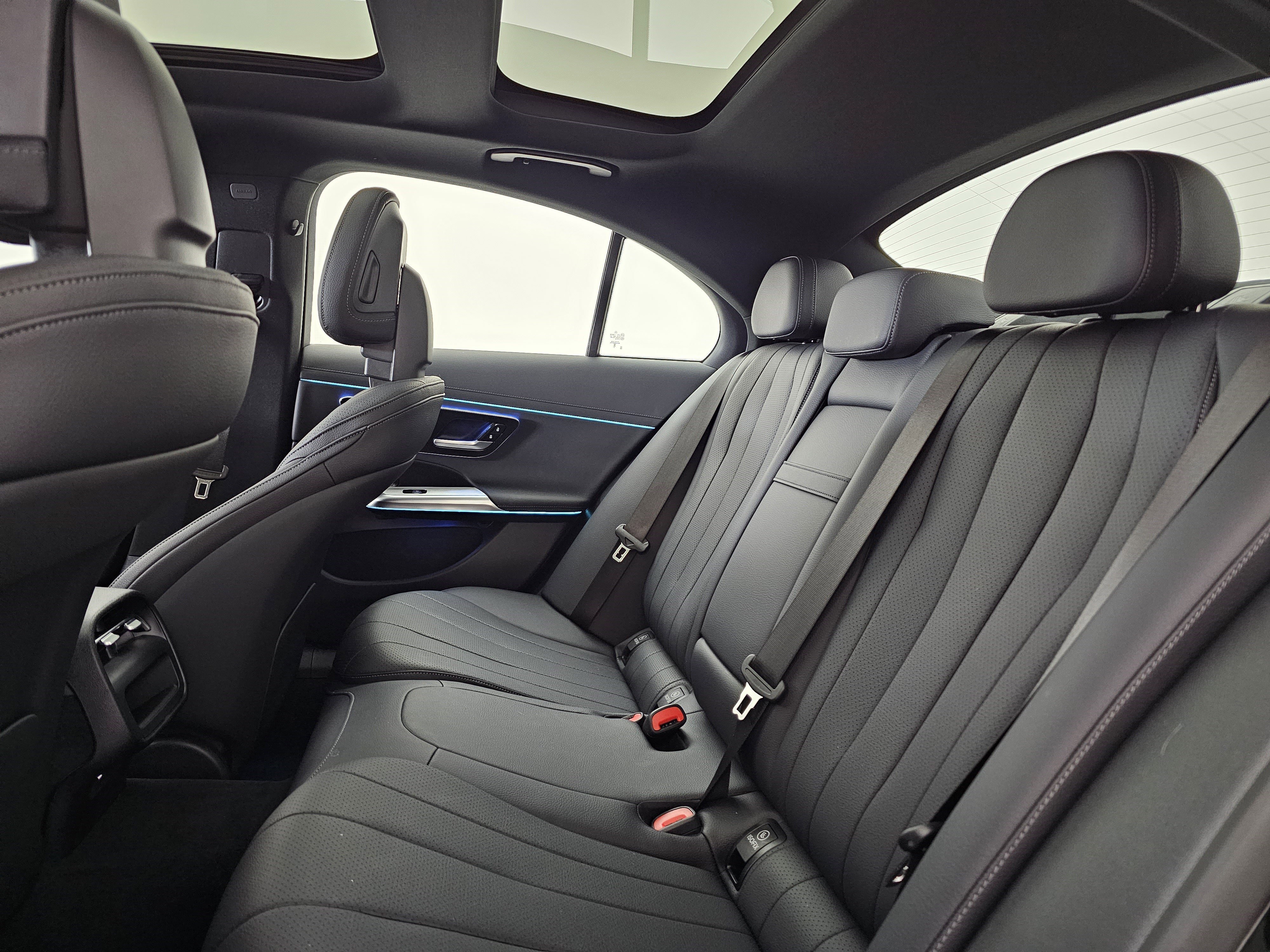 Used 2024 Mercedes-Benz E 350 4MATIC Sedan image 20