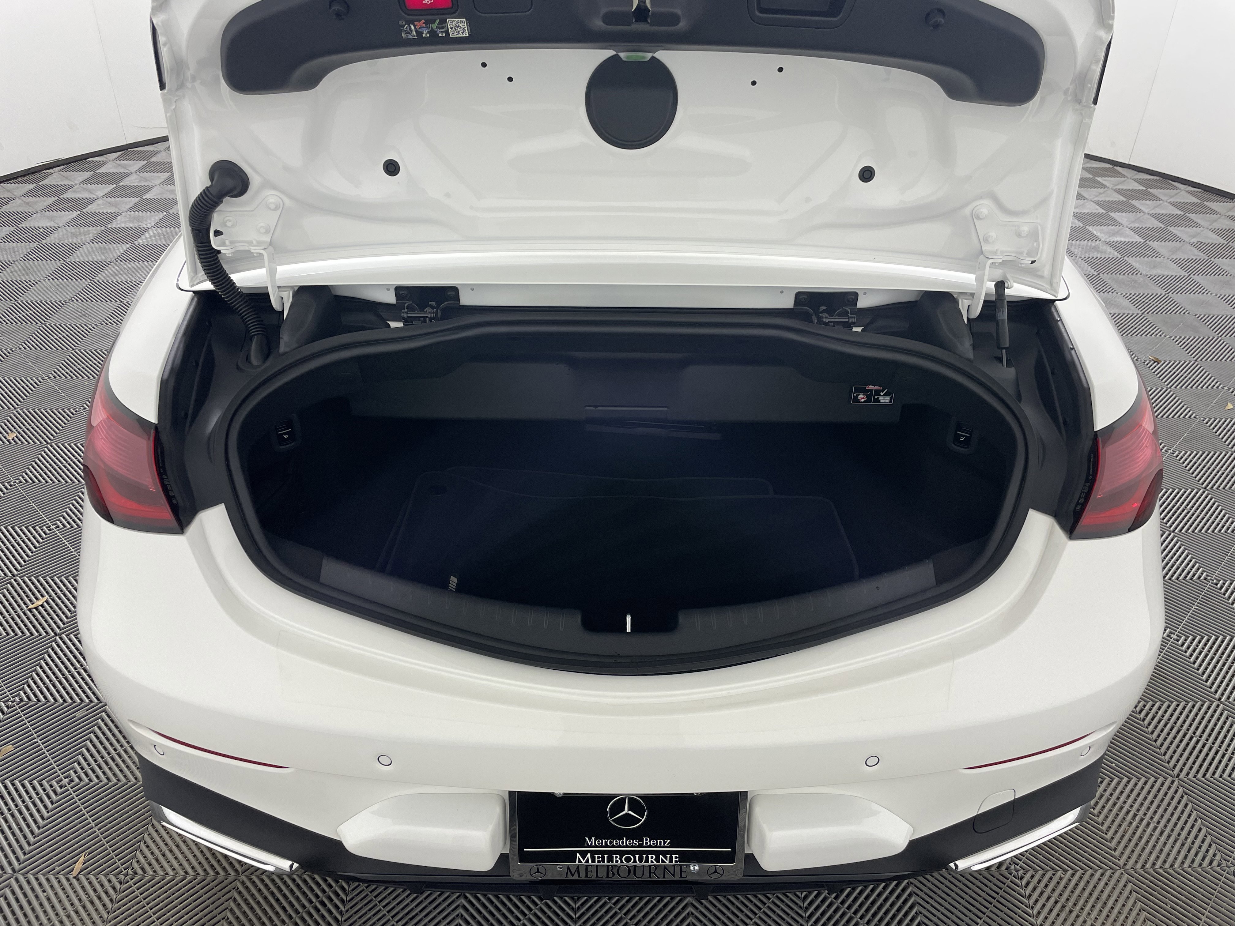 Certified 2026 Mercedes-Benz CLE 300 4MATIC Cabriolet image 10