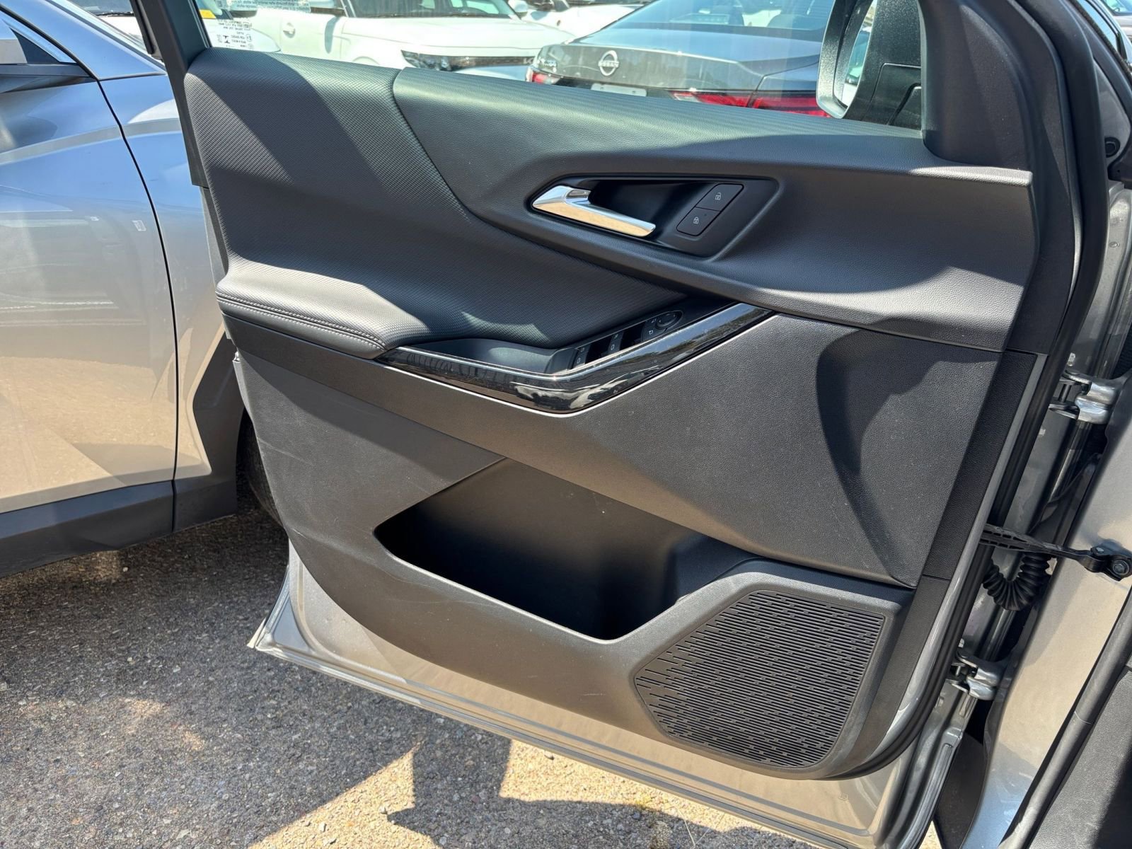 Used 2025 Chevrolet Equinox LT FWD image 18