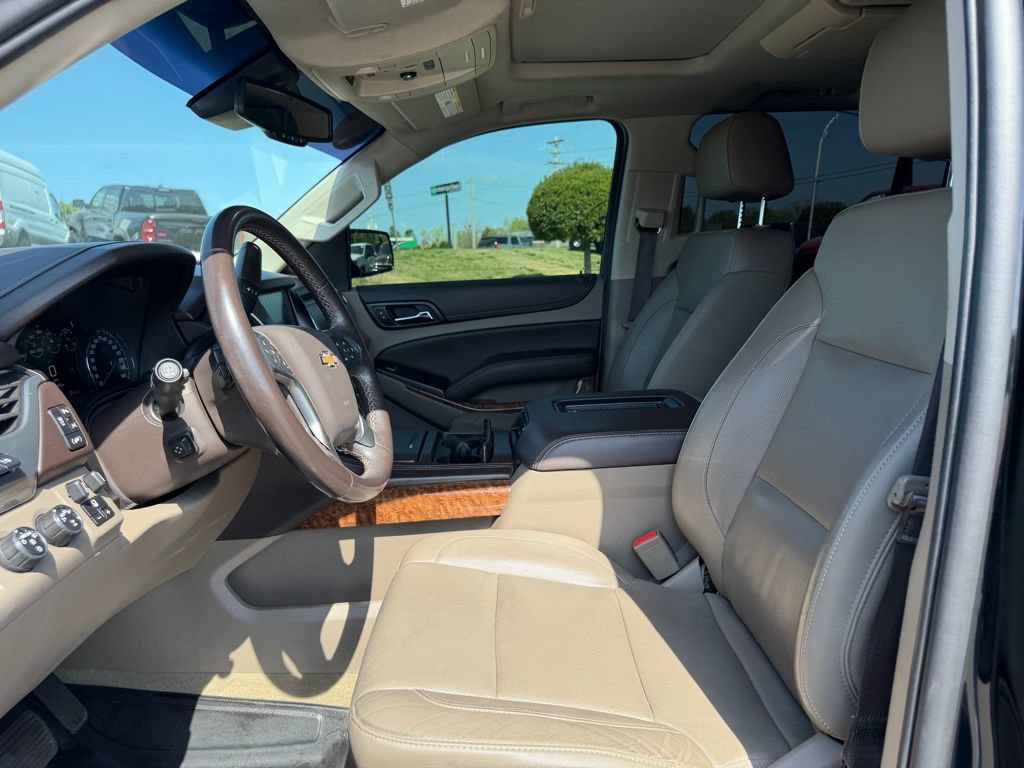 Used 2019 Chevrolet Suburban Premier AWD/4WD image 14