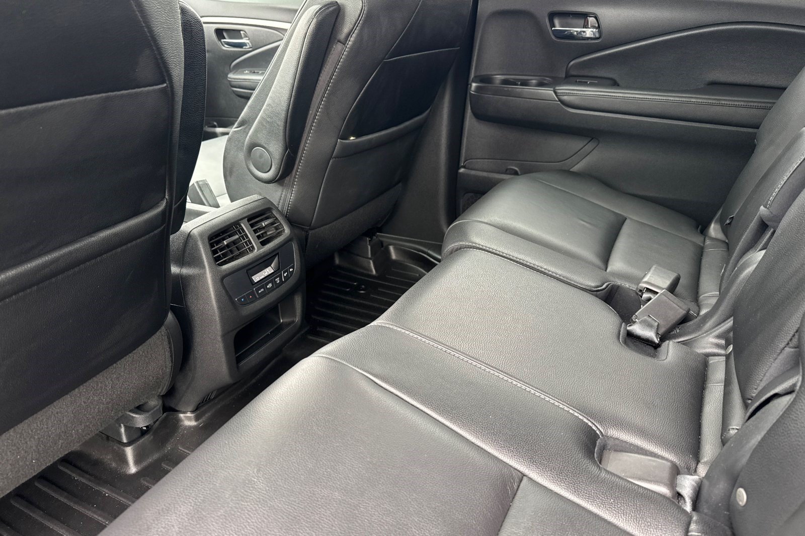 Used 2017 Honda Pilot EX-L image 28