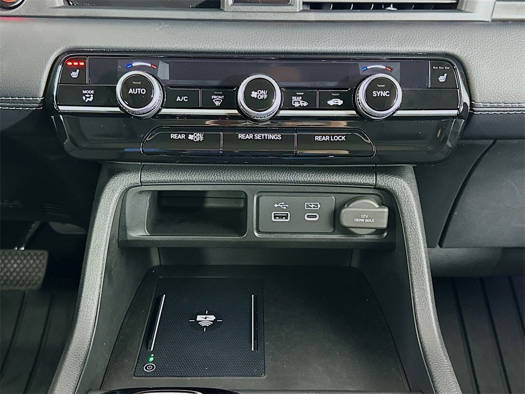 Certified 2025 Honda Pilot Touring image 19