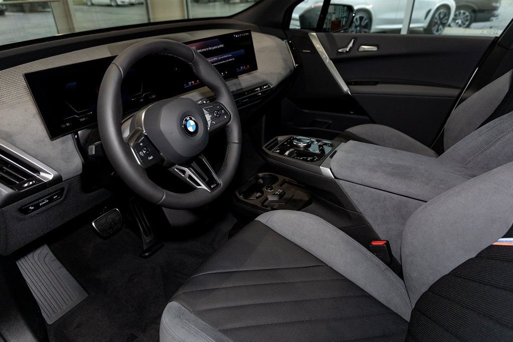 Used 2026 BMW iX xDrive60 w/ M Sport Package AWD/4WD image 16
