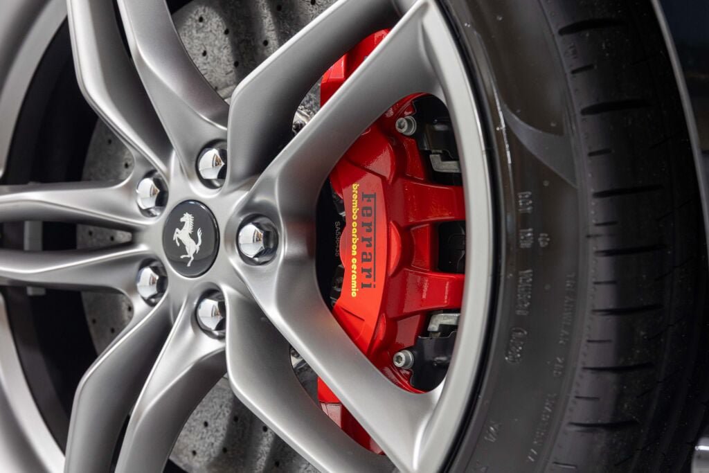 Used 2021 Ferrari 812 GTS RWD image 23