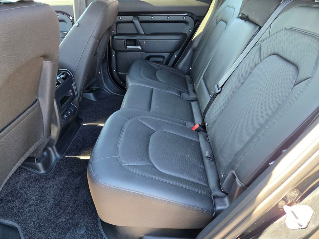 Used 2025 Land Rover Defender 110 S image 13