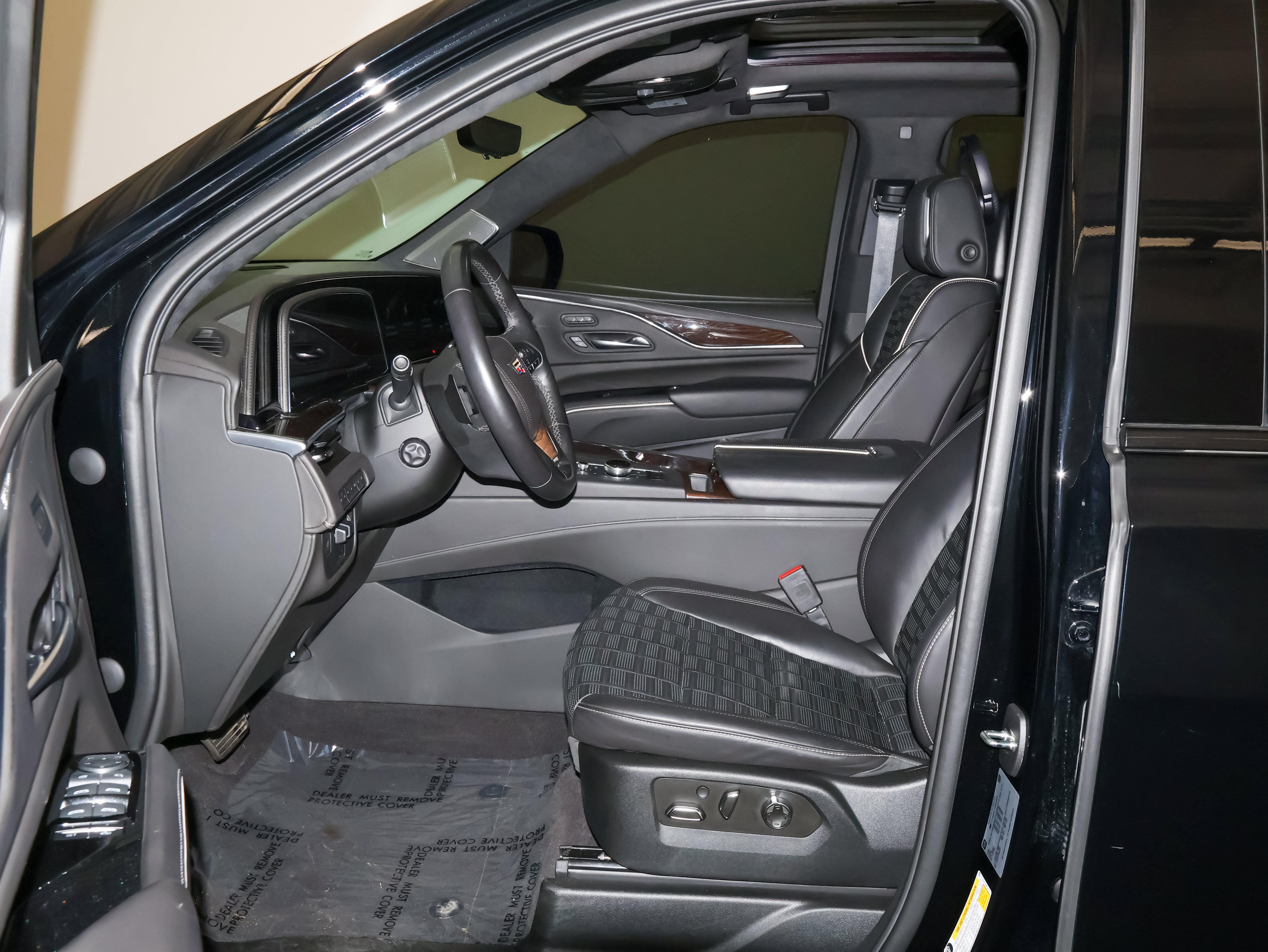 Used 2022 Cadillac Escalade Sport Platinum w/ LPO, ONYX Package AWD/4WD image 13