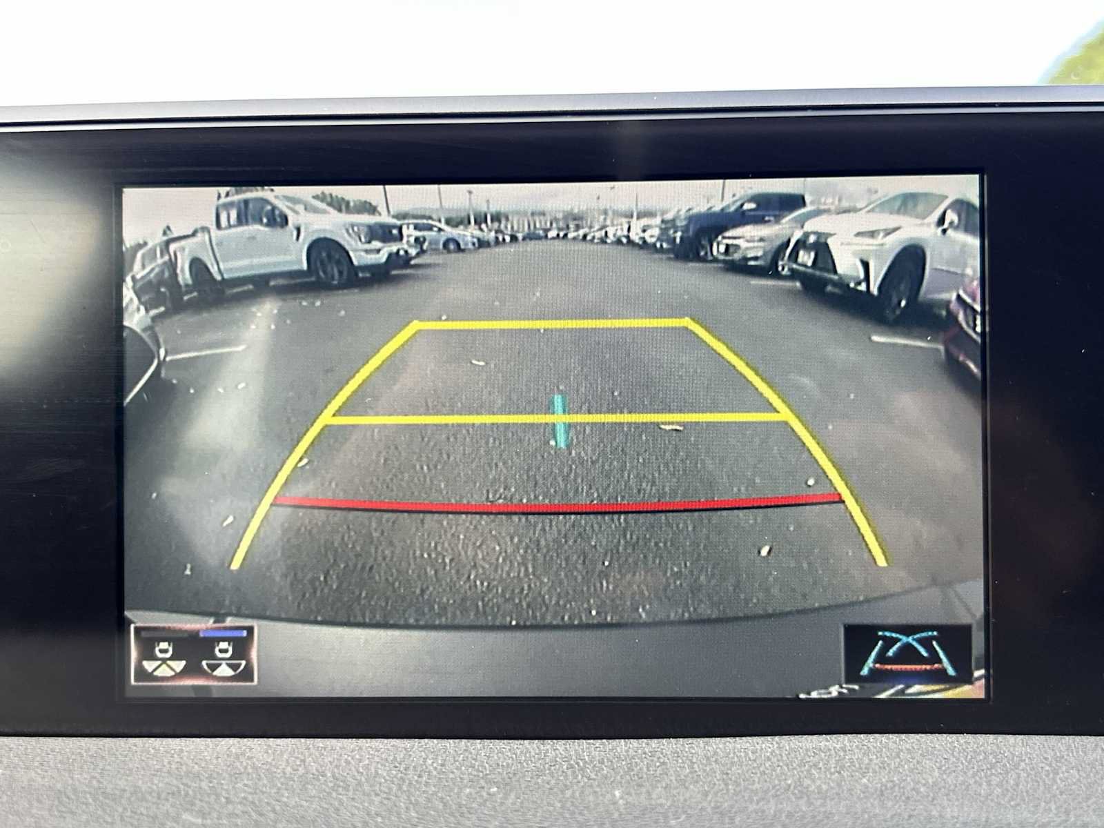 Used 2022 Lexus UX 200 FWD image 21