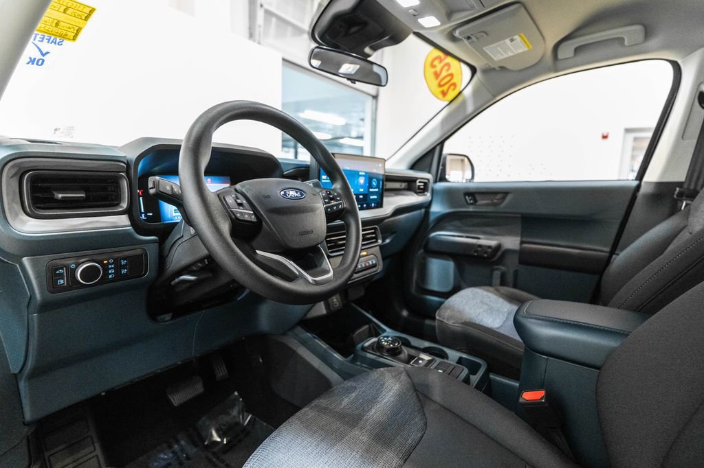 Used 2025 Ford Maverick XL FWD image 4