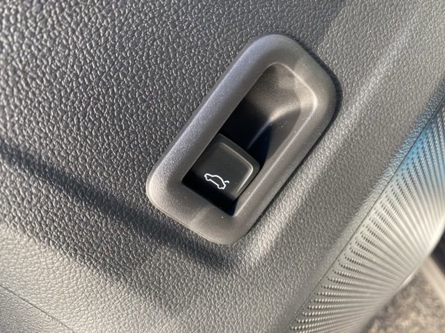 New 2026 Volkswagen Tiguan SE image 24