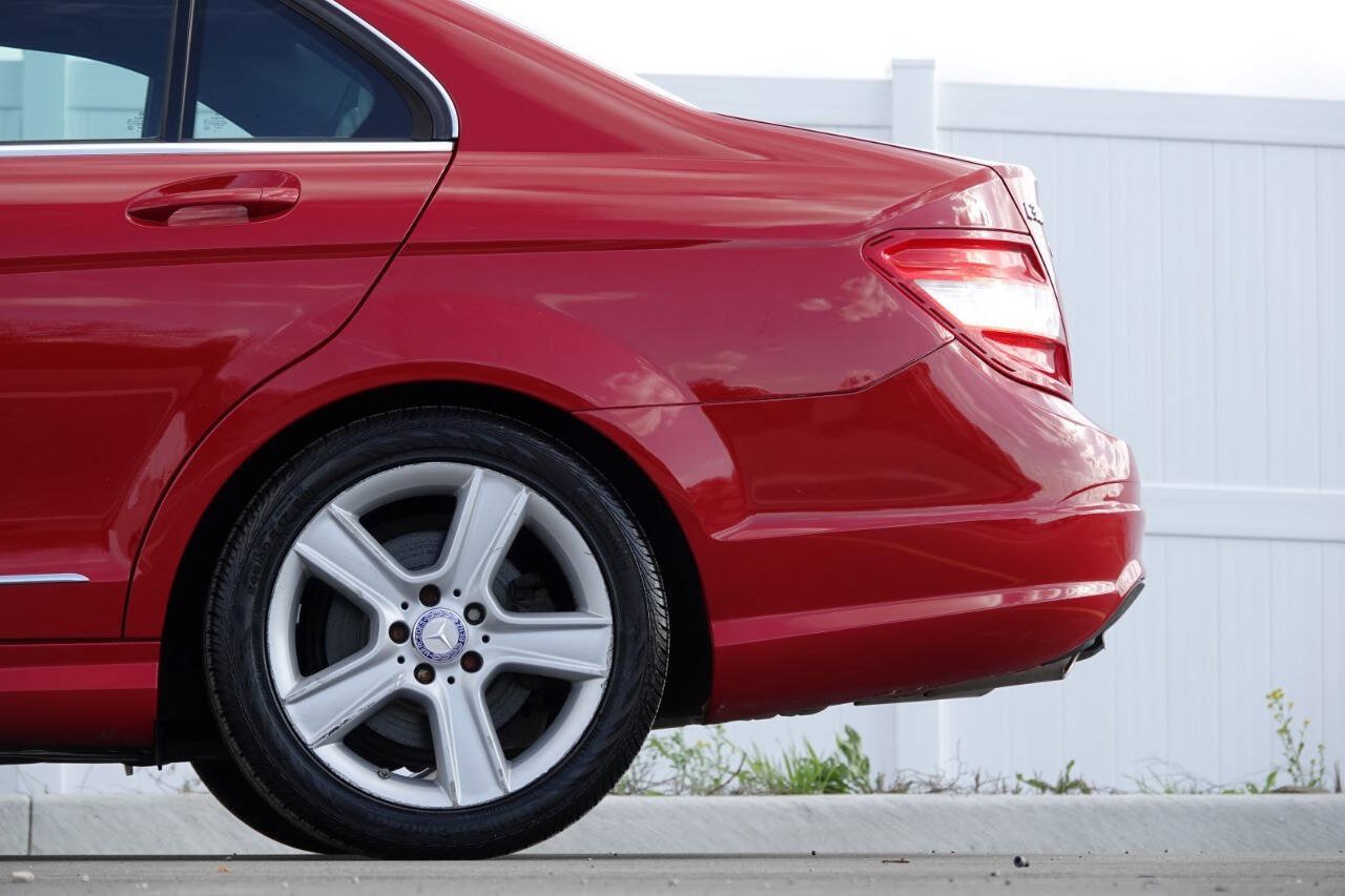 Used 2010 Mercedes-Benz C 300 Sedan image 41