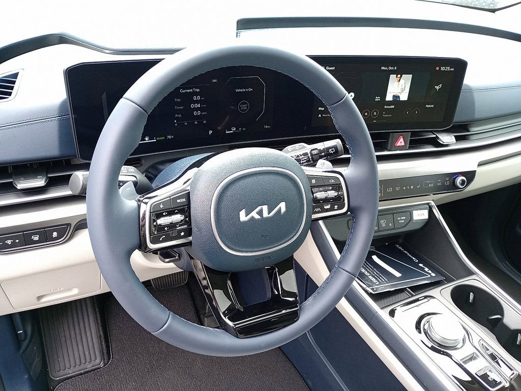 New 2026 Kia Carnival SX w/ SX Dark Edition Package image 9