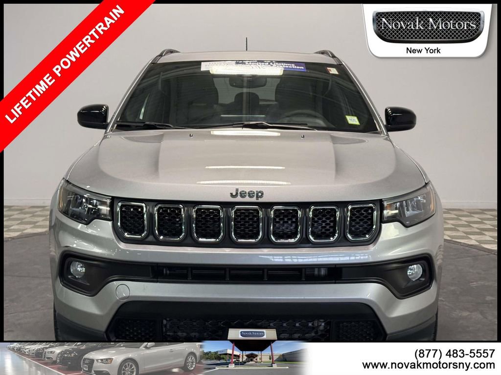 Used 2023 Jeep Compass Latitude w/ Sun and Sound Group image 2