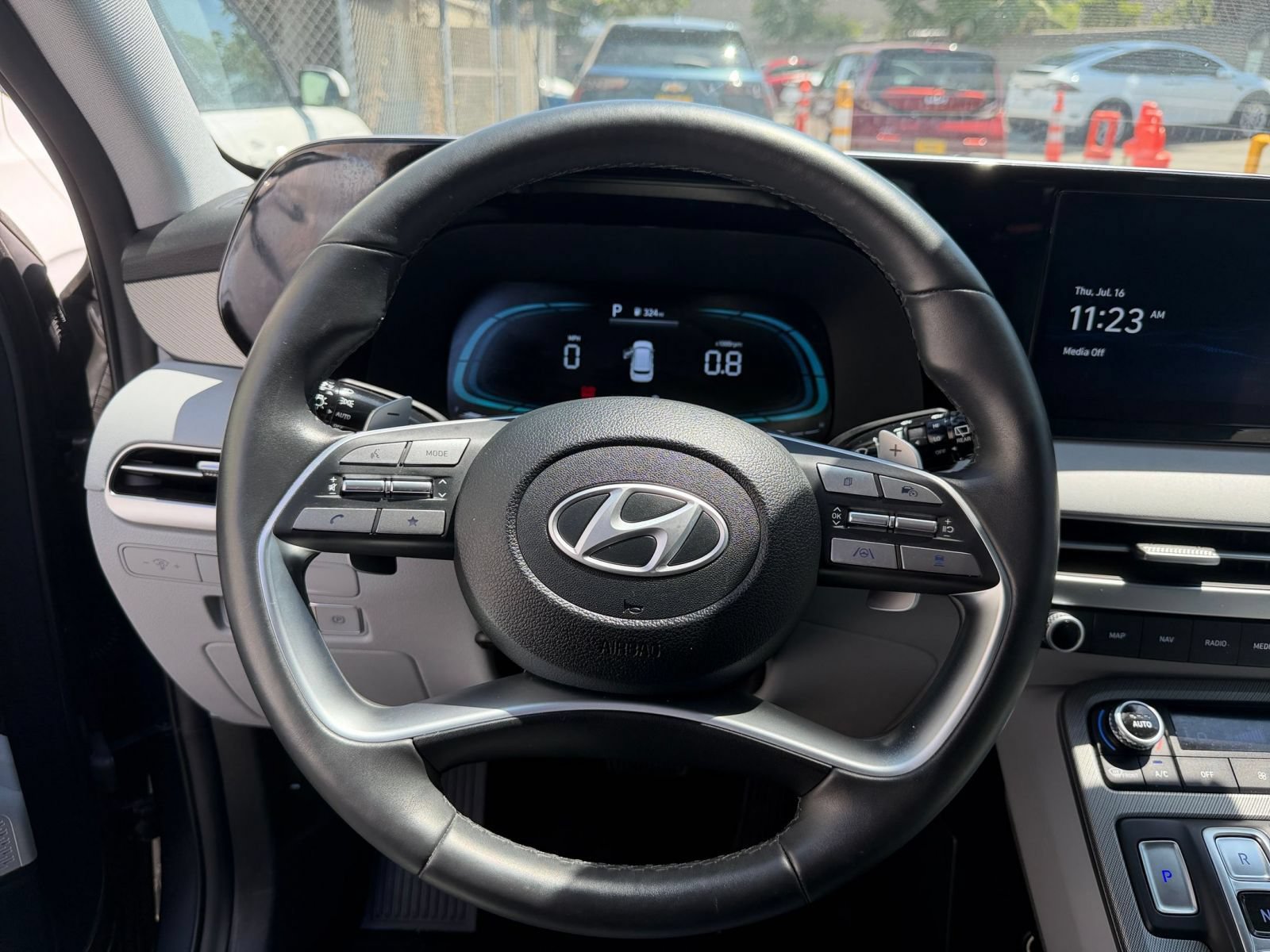 Used 2025 Hyundai Palisade SEL FWD image 31