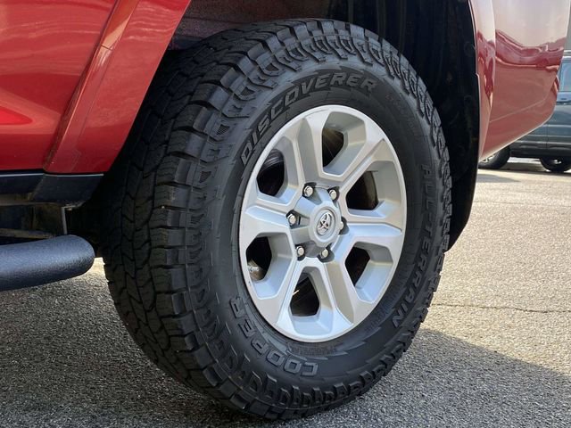 Used 2016 Toyota 4Runner SR5 image 11