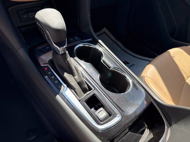 Used 2024 Chevrolet Equinox Premier AWD/4WD image 10