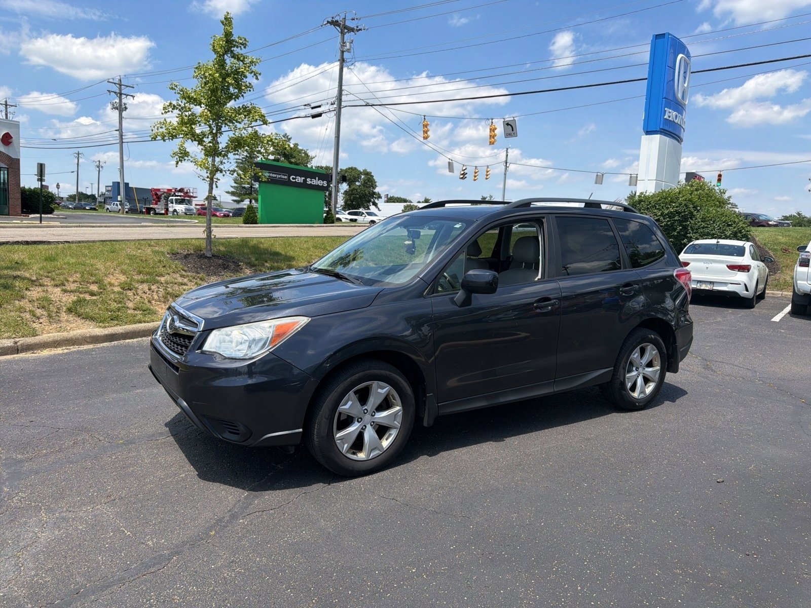 Used 2015 Subaru Forester 2.5i Premium w/ All-Weather Package AWD/4WD image 8