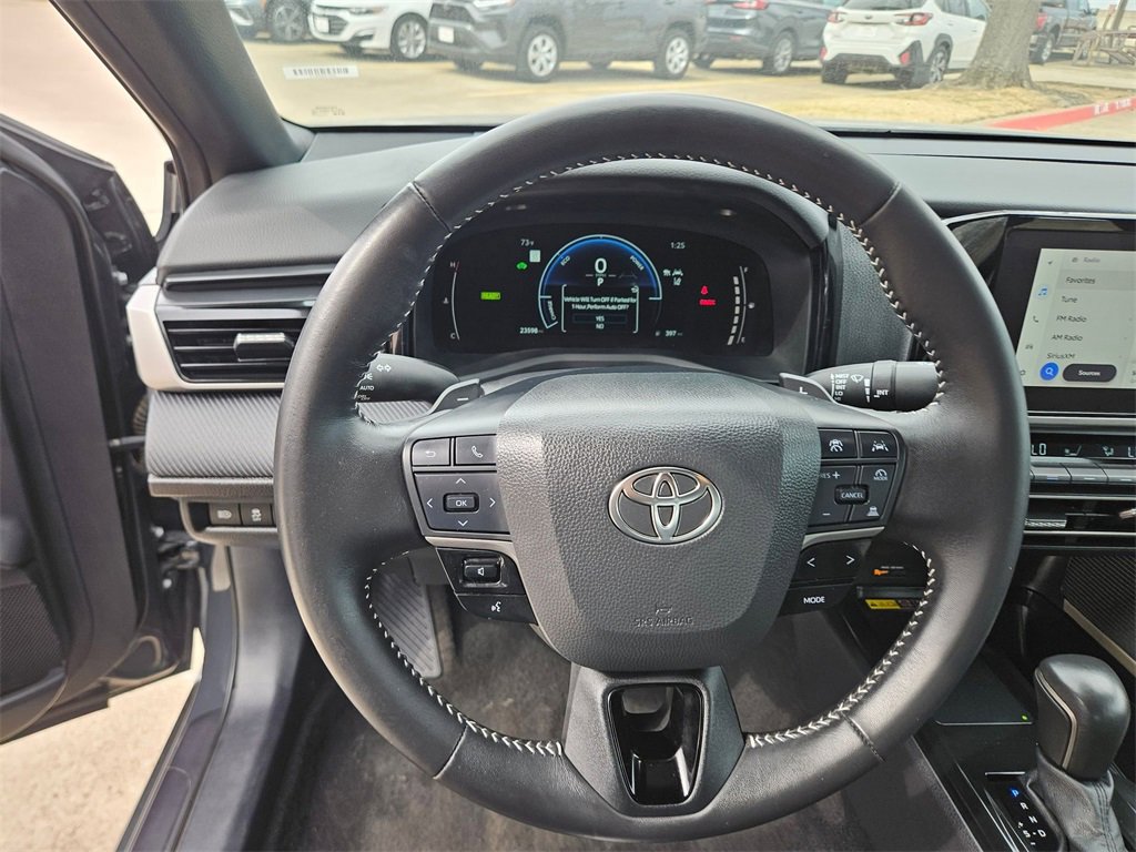 Used 2025 Toyota Camry SE image 18