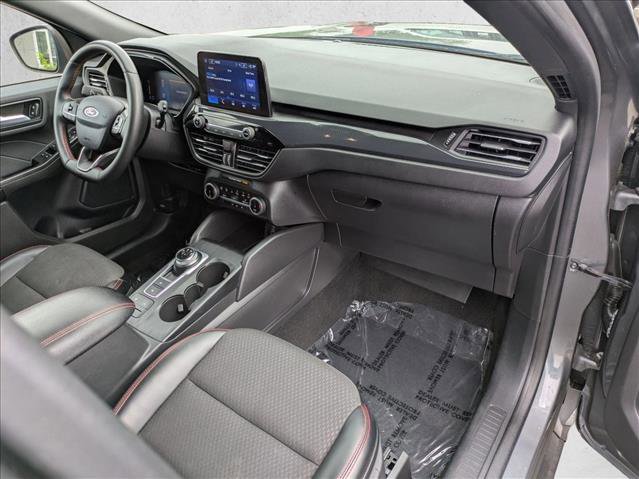 Used 2024 Ford Escape ST-Line w/ Cold Weather Package FWD image 27