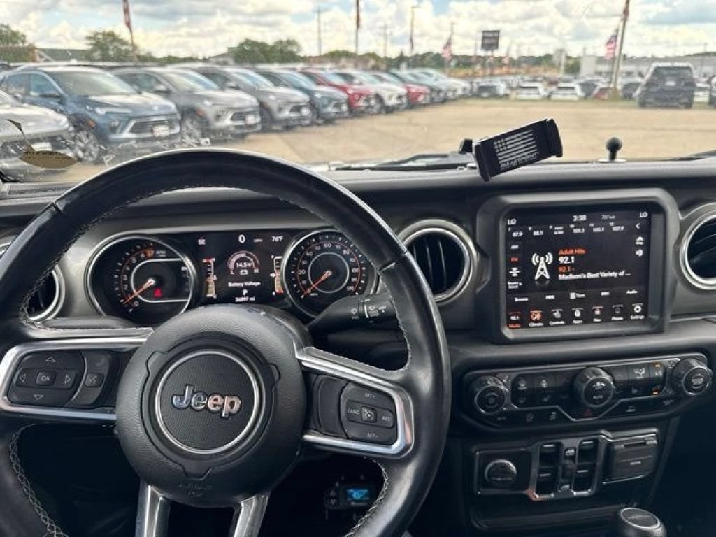 Used 2022 Jeep Gladiator Overland w/ Cold Weather Group AWD/4WD image 25