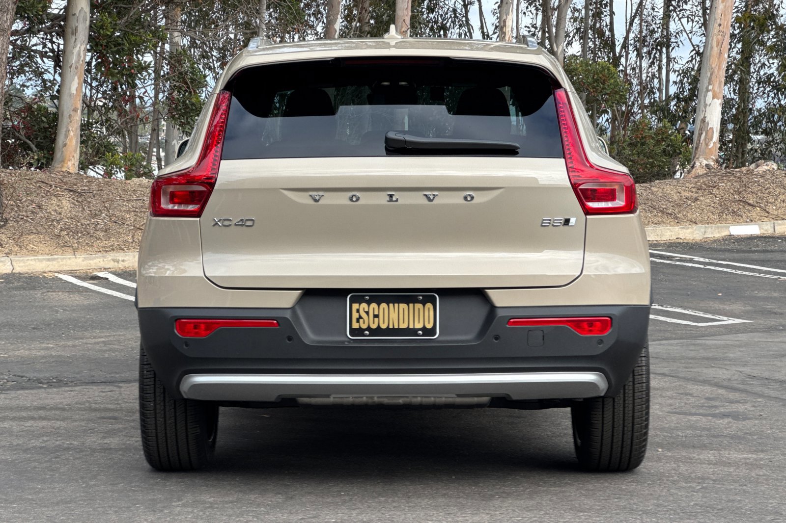 New 2025 Volvo XC40 B5 Ultra image 6