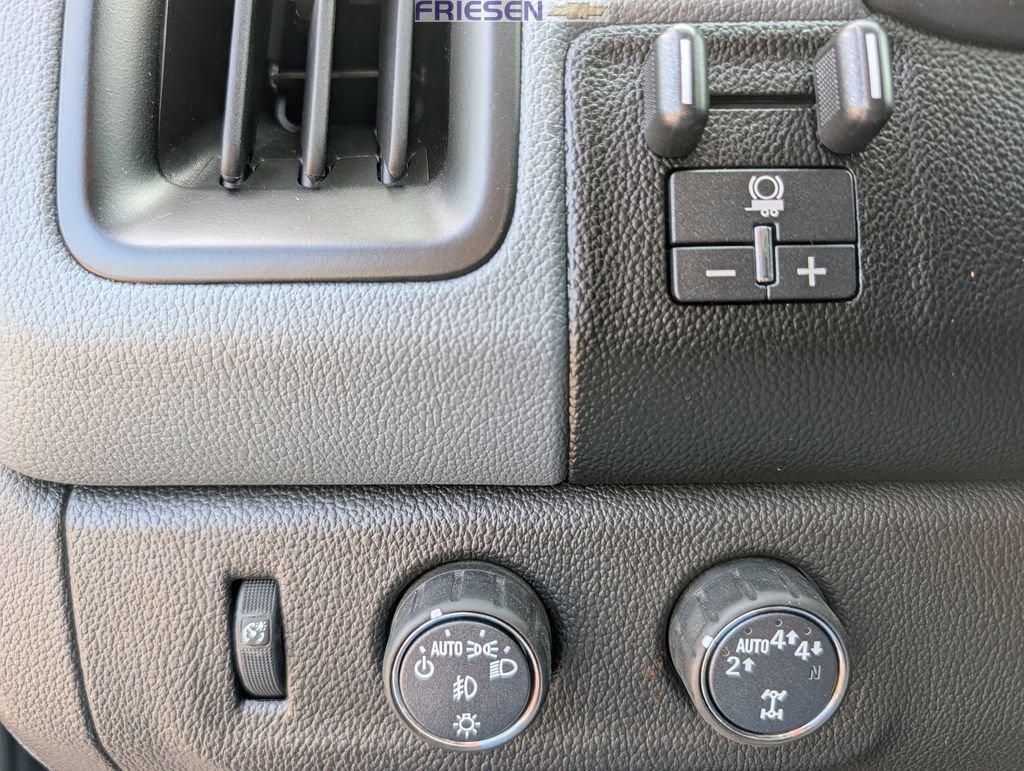 Used 2022 Chevrolet Colorado Z71 AWD/4WD image 13