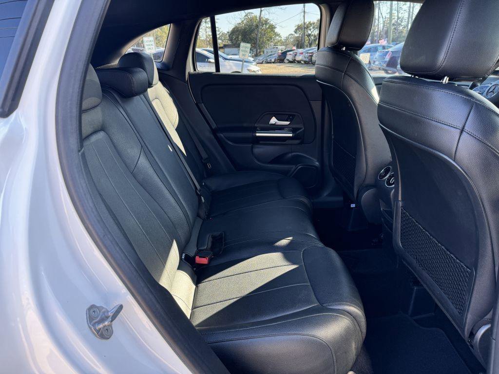 Used 2021 Mercedes-Benz GLA 250 w/ Premium Package image 11