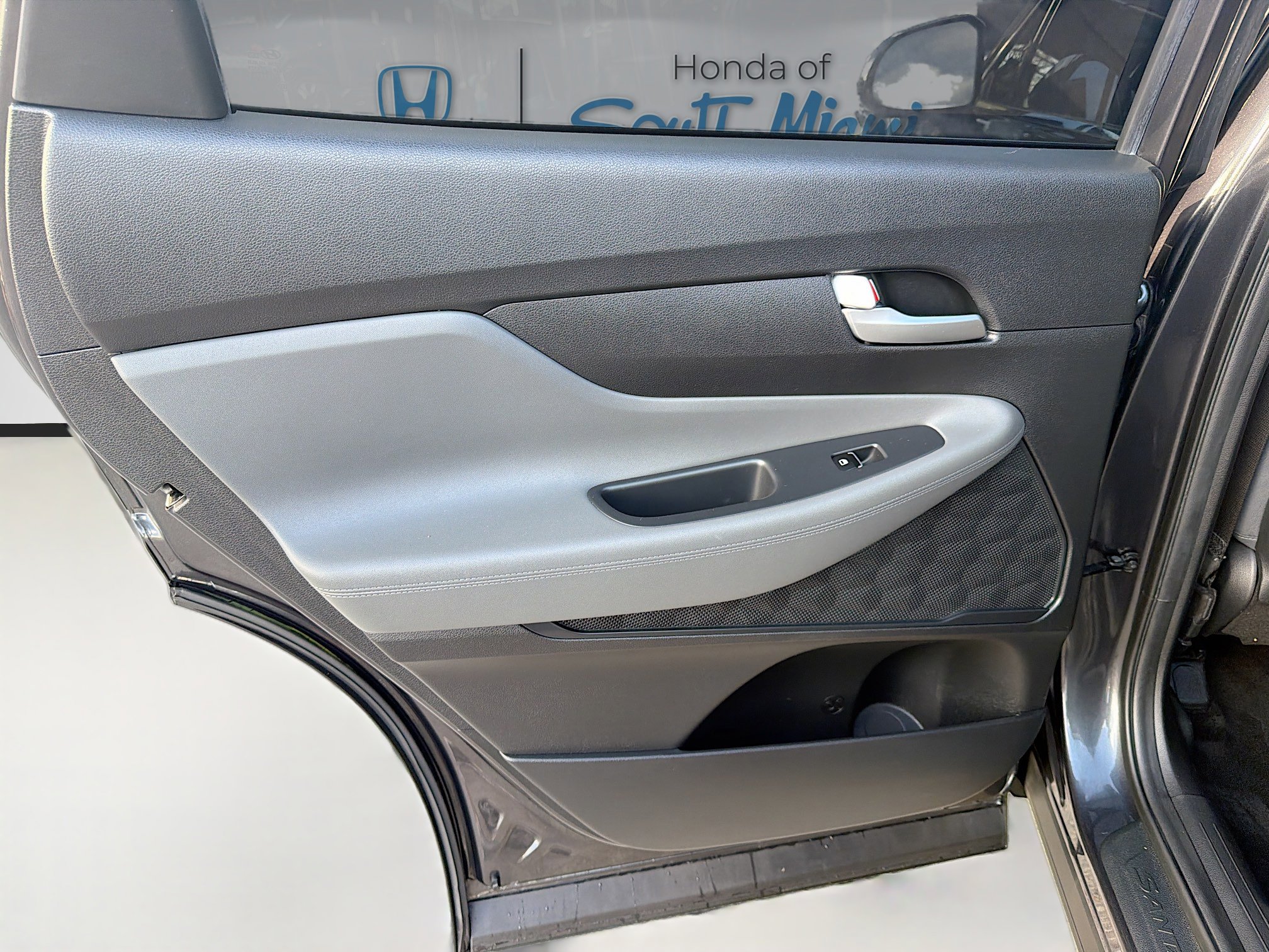 Used 2021 Hyundai Santa Fe SEL w/ Cargo Package image 25