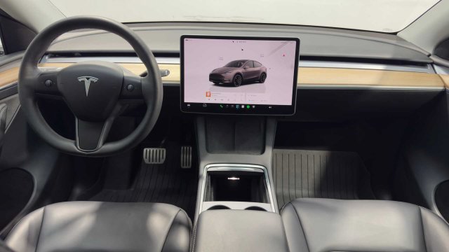 Used 2024 Tesla Model Y Performance AWD/4WD image 17