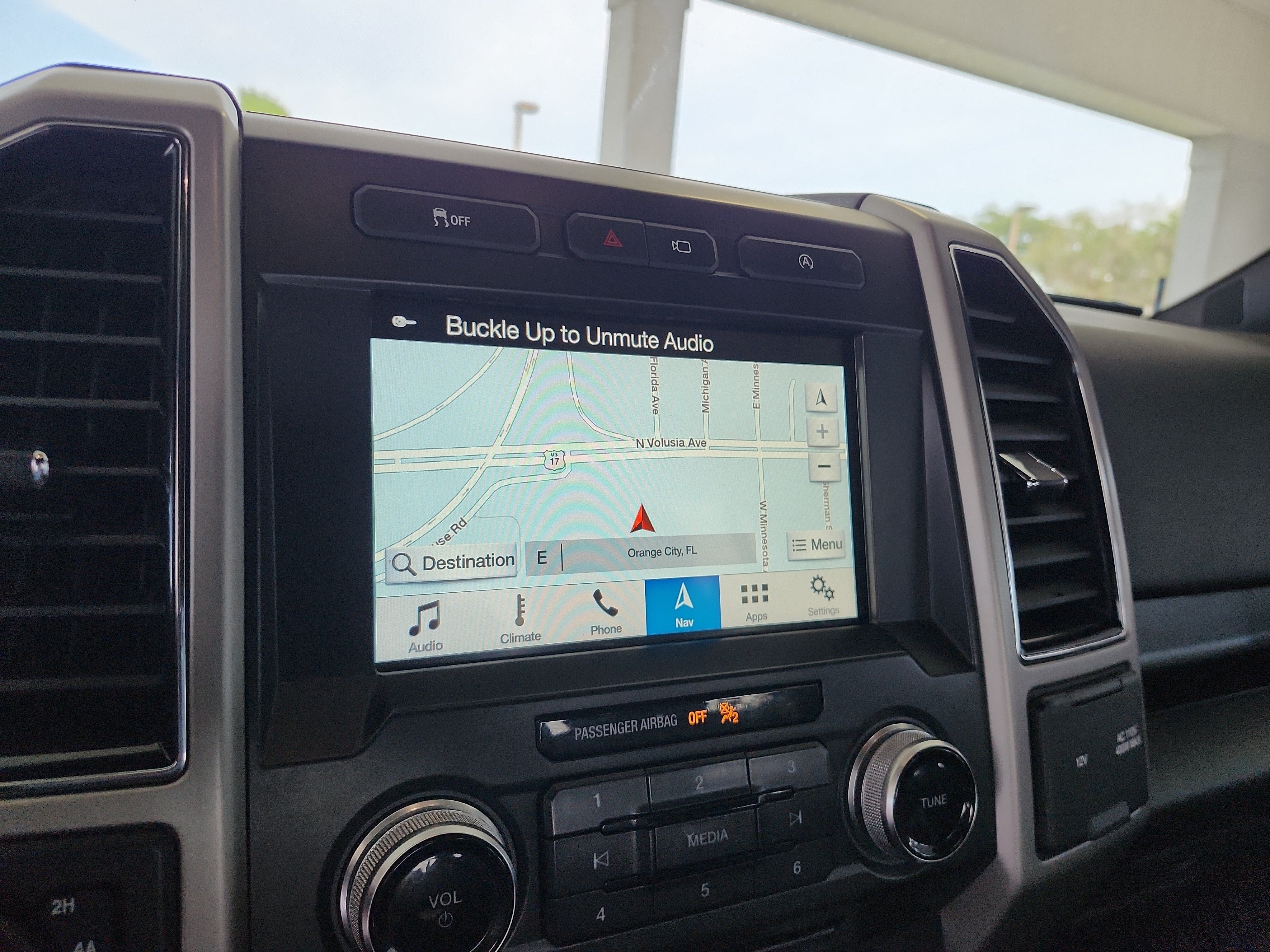 Used 2018 Ford F150 Lariat w/ Equipment Group 502A Luxury AWD/4WD image 27