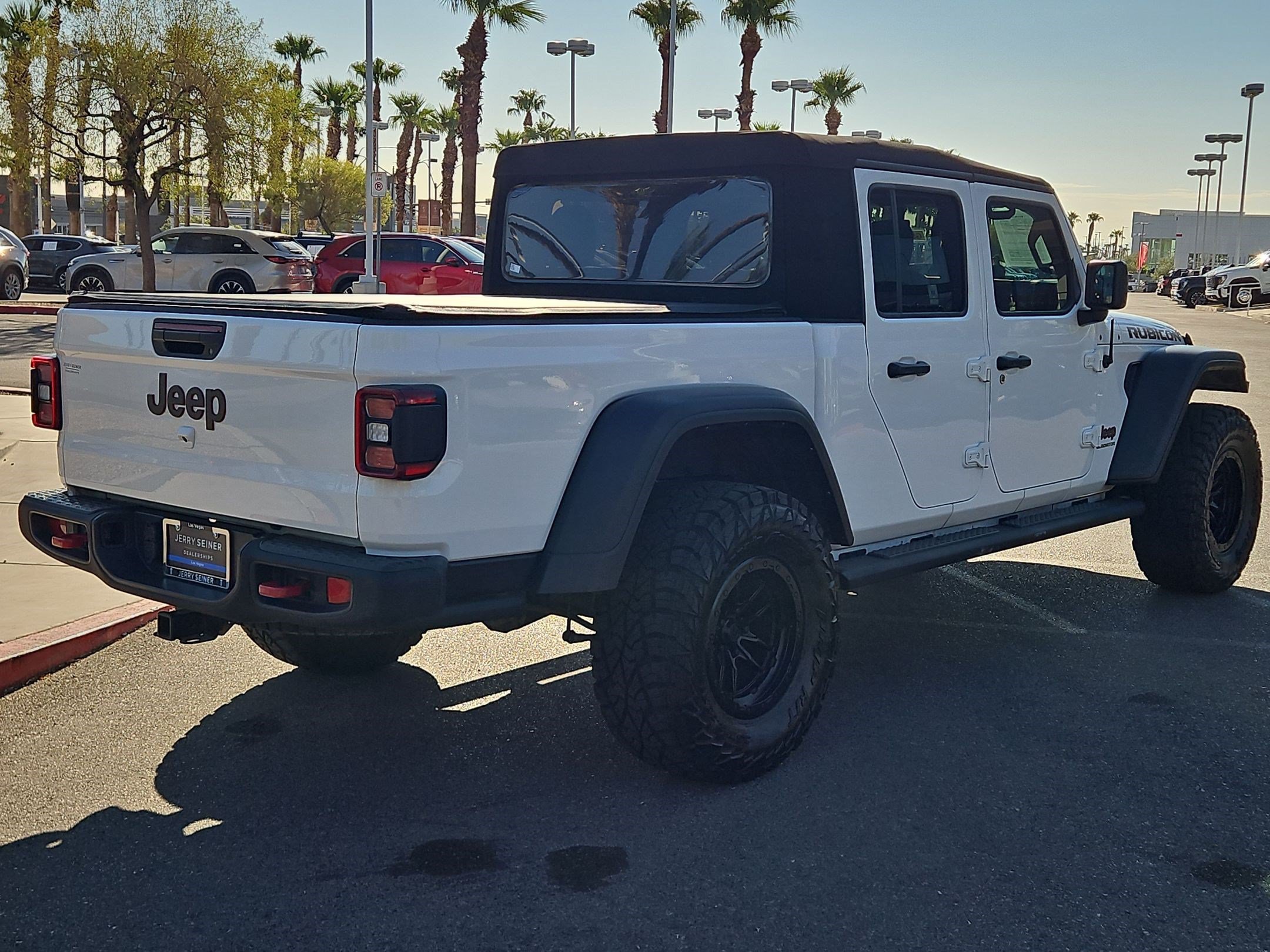 Used 2022 Jeep Gladiator Rubicon w/ Cold Weather Group AWD/4WD image 5
