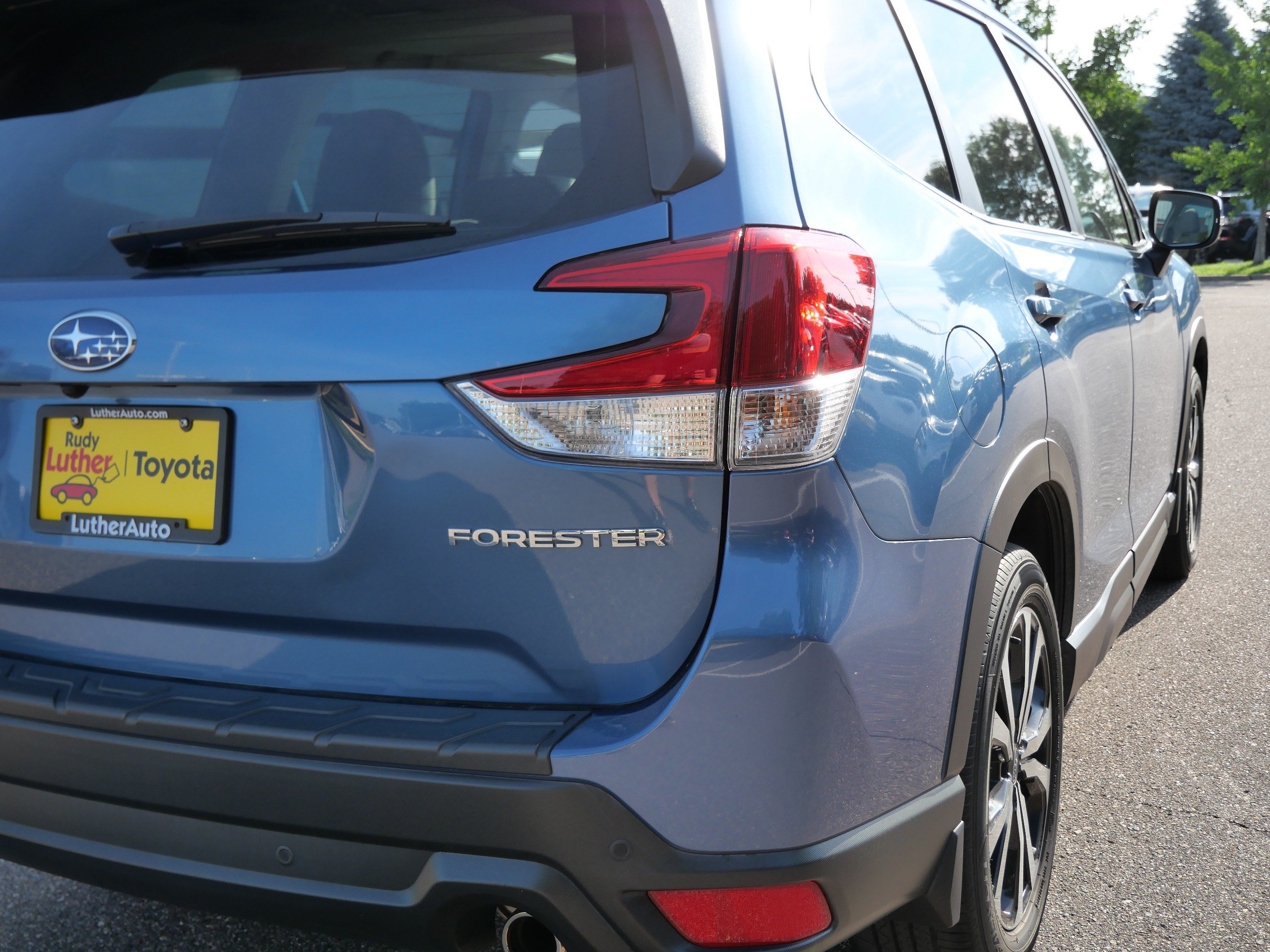 Used 2023 Subaru Forester Limited AWD/4WD image 18