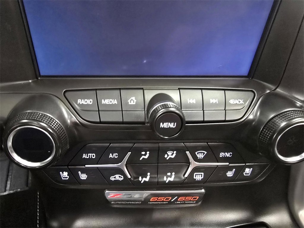 Used 2015 Chevrolet Corvette Z06 w/ 3LZ Preferred Equipment Group image 21