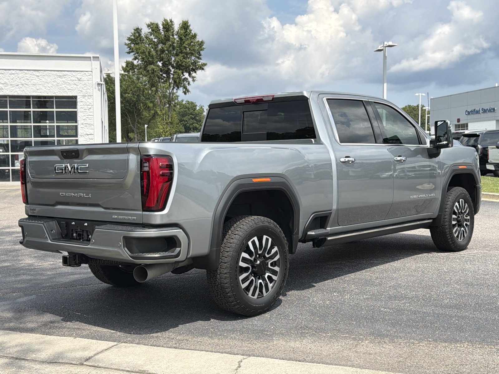 Used 2026 GMC Sierra 2500 Denali Ultimate AWD/4WD image 12