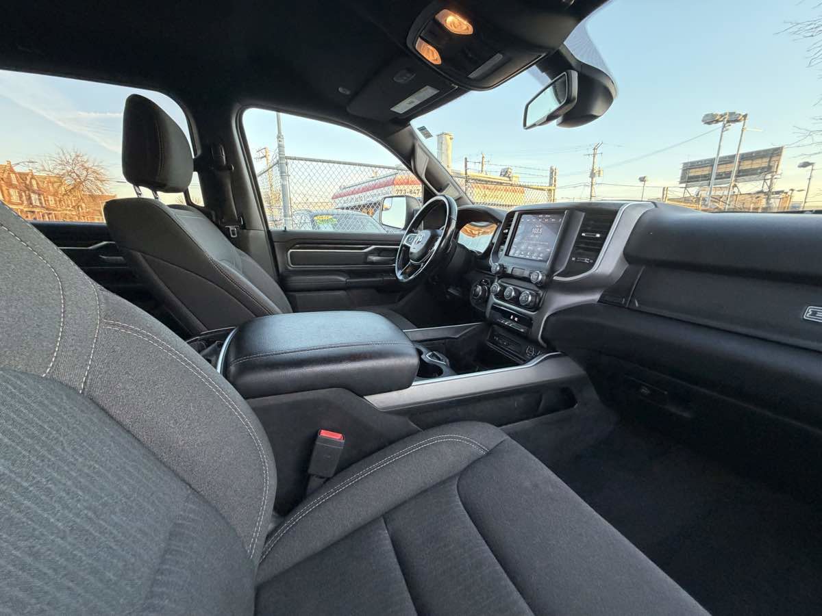 Used 2019 RAM 1500 Big Horn AWD/4WD image 17