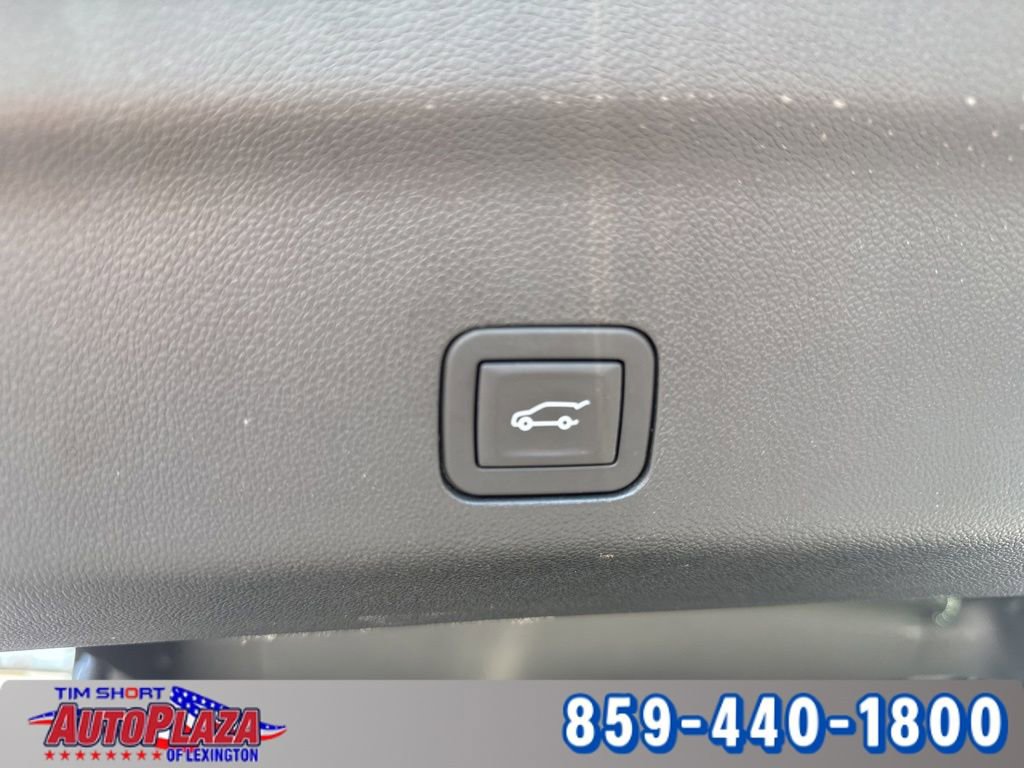 Used 2025 Chevrolet Tahoe Z71 AWD/4WD image 25