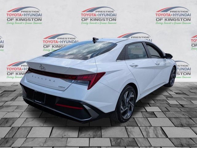 Used 2025 Hyundai Elantra Limited FWD image 3