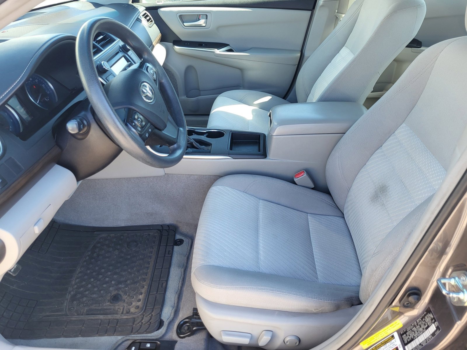 Used 2016 Toyota Camry LE image 16