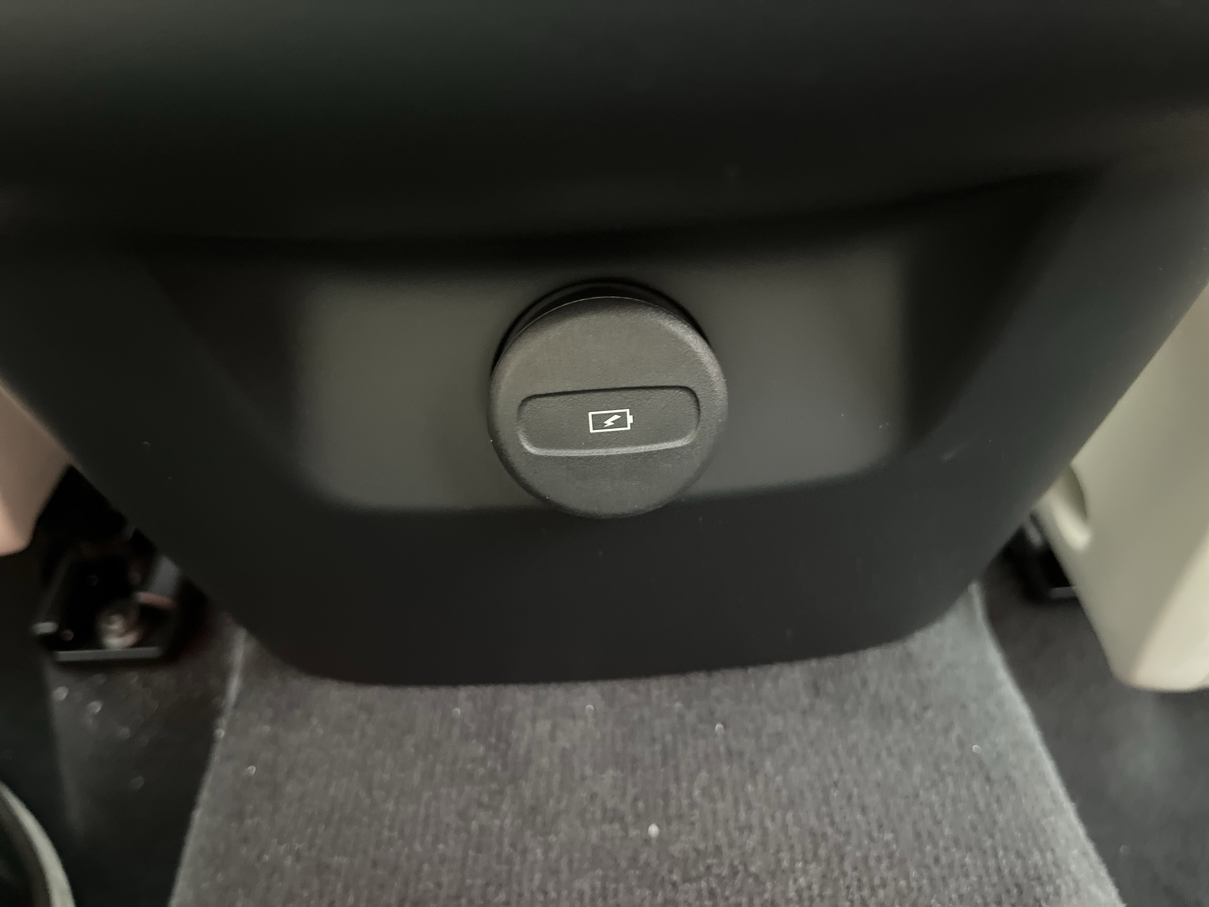 New 2026 Volvo XC60 B5 Ultra w/ Protection Package Premier image 13
