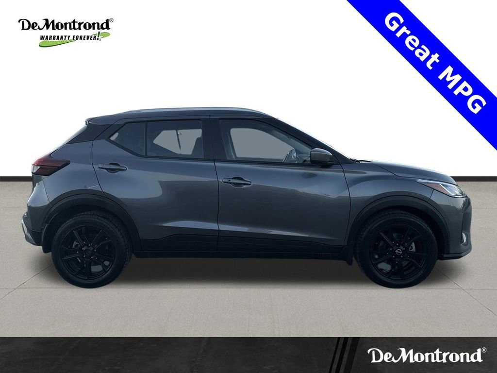 Used 2023 Nissan Kicks SV image 4