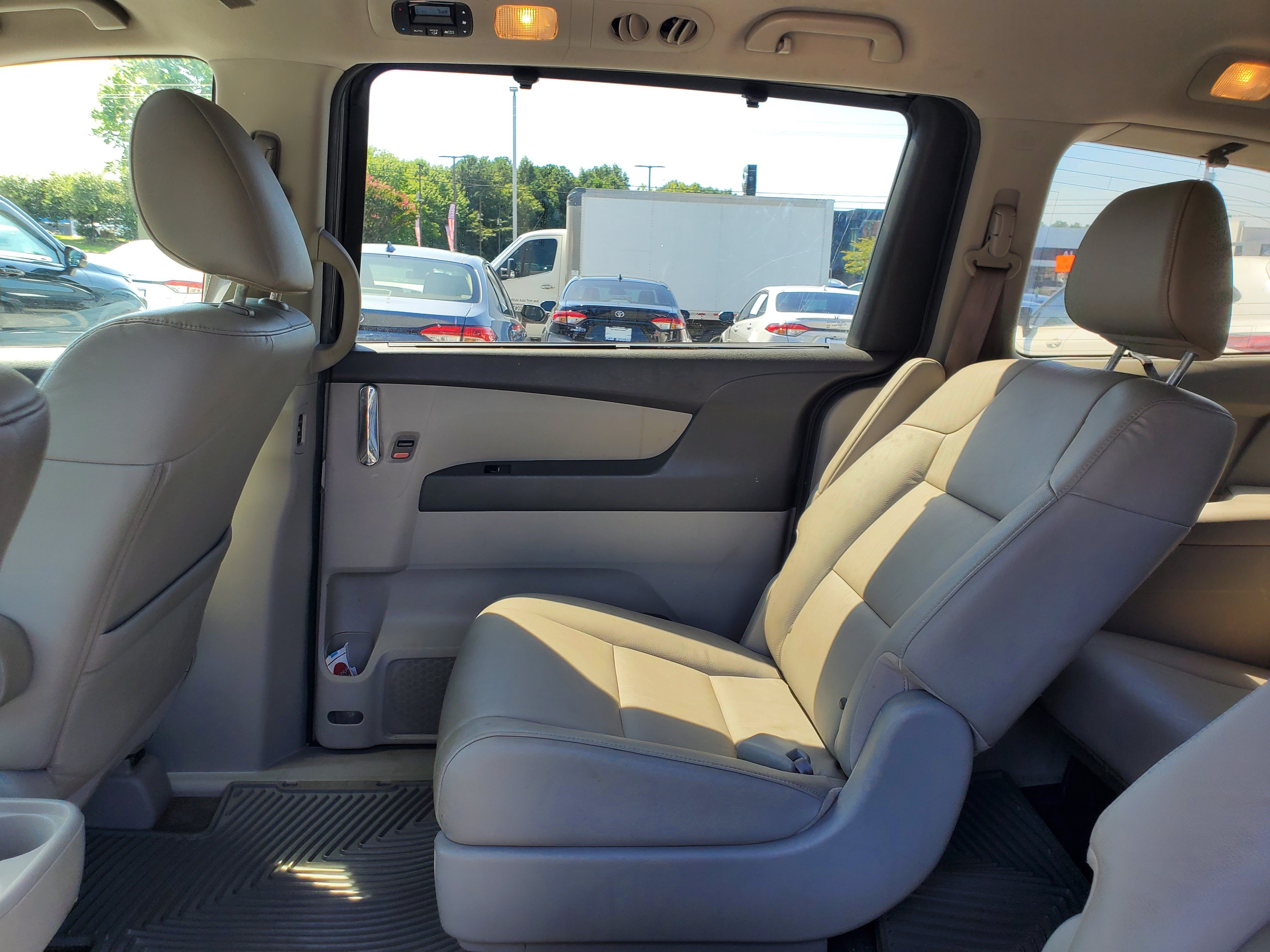 Used 2014 Honda Odyssey Touring image 10