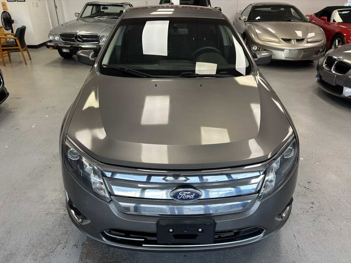 Used 2010 Ford Fusion Hybrid FWD image 2