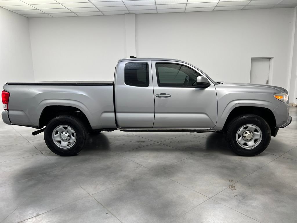 Used 2016 Toyota Tacoma SR image 8