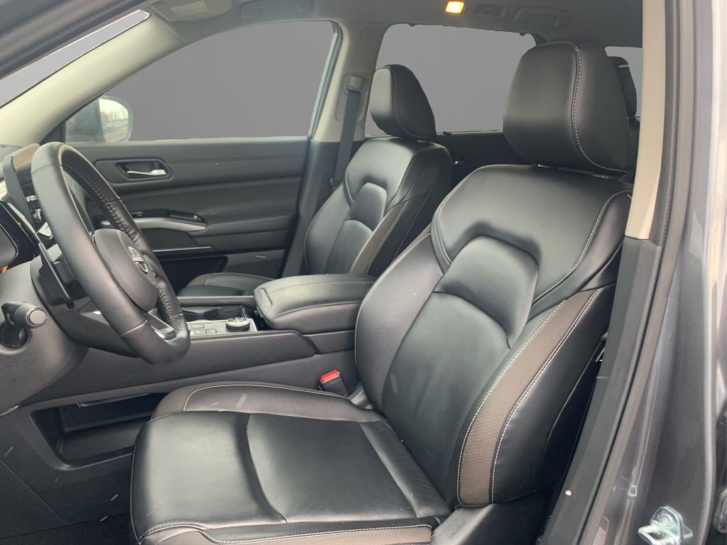 Certified 2023 Nissan Pathfinder SL w/ Lighting Package (N92) image 9