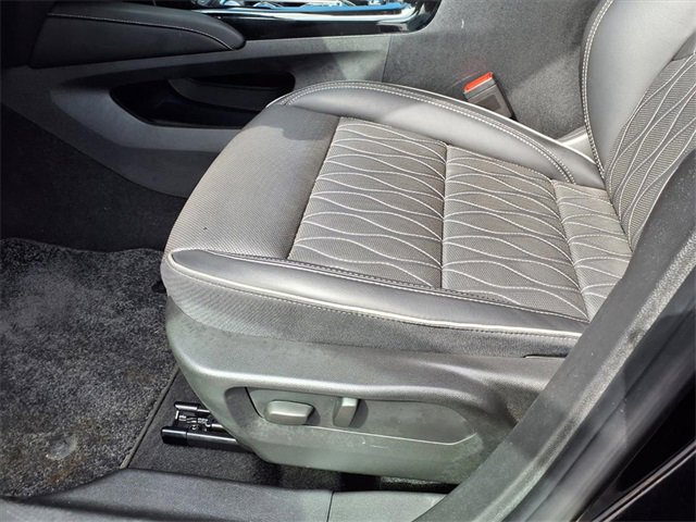 Used 2023 Buick Envision Avenir image 31