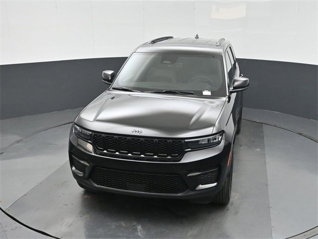 New 2025 Jeep Grand Cherokee Altitude image 33